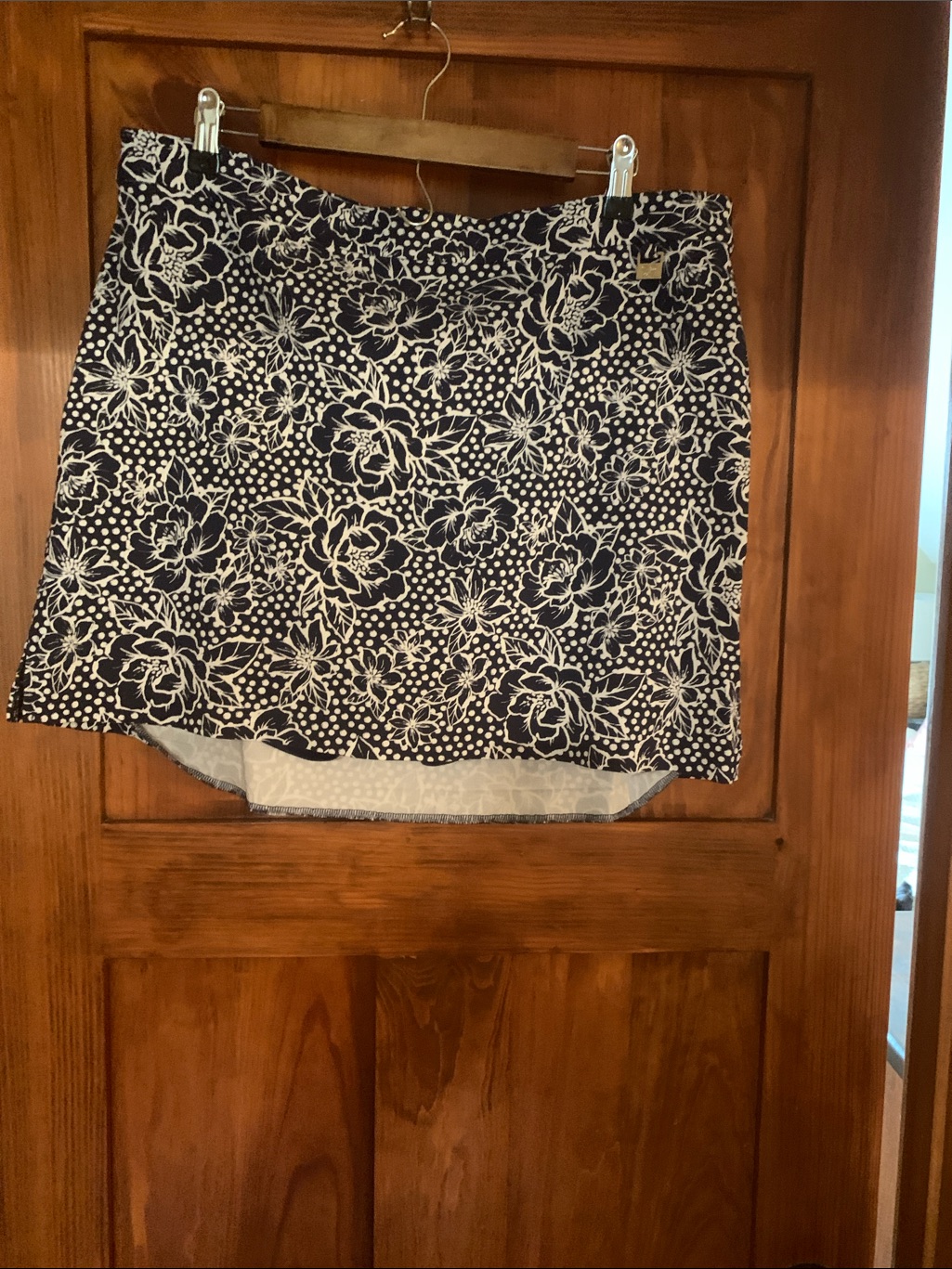 Floral Print Navy And White Mini Skirt, Size Xl, Needs To Be Hemmed In The Back